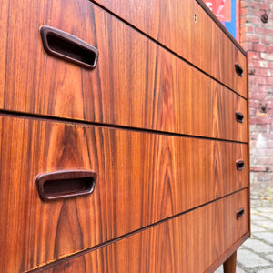 Flache Kommode Teak aus Dänemark