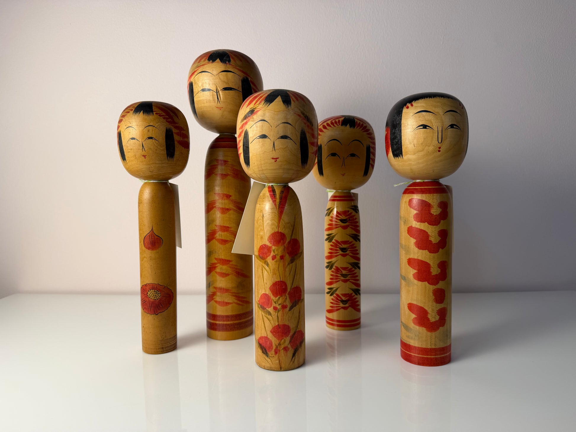Japanische Kokeshi Holzfigur handbemalt