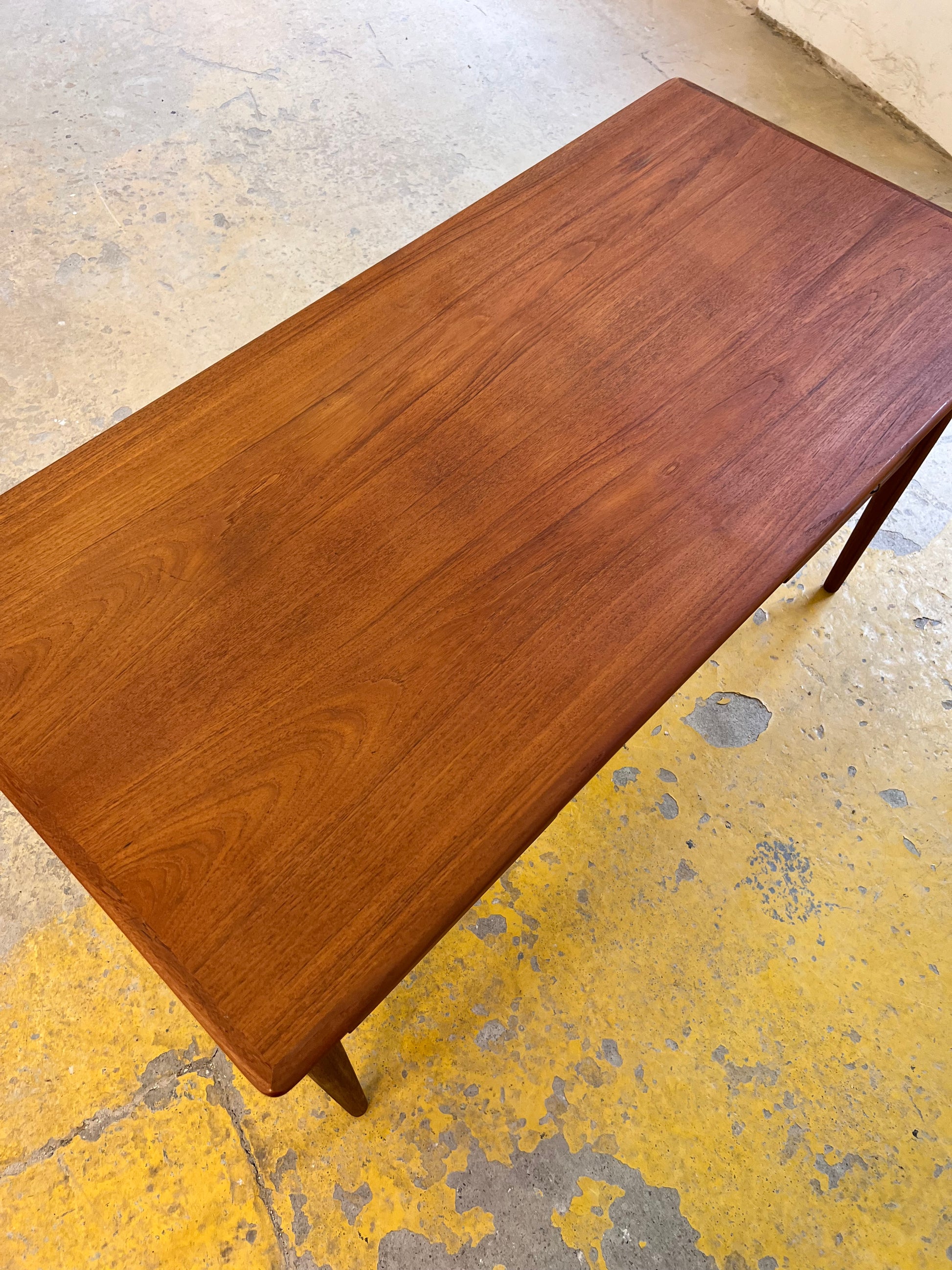 Schreibtisch Teak von „Kvalitet, Form & Funktion“ Dänemark