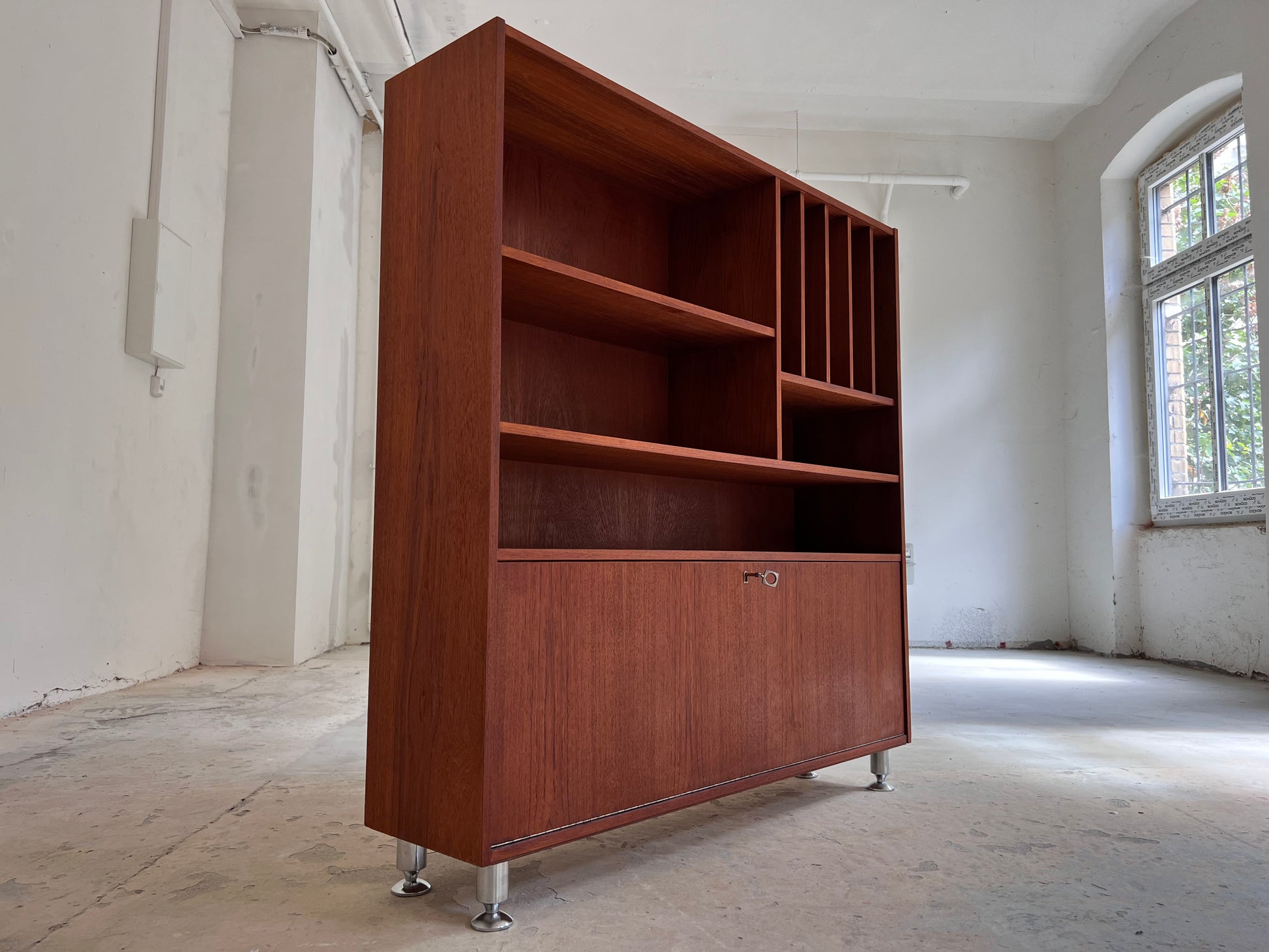 Bücherregal mit Klappfach Teak aus Dänemark