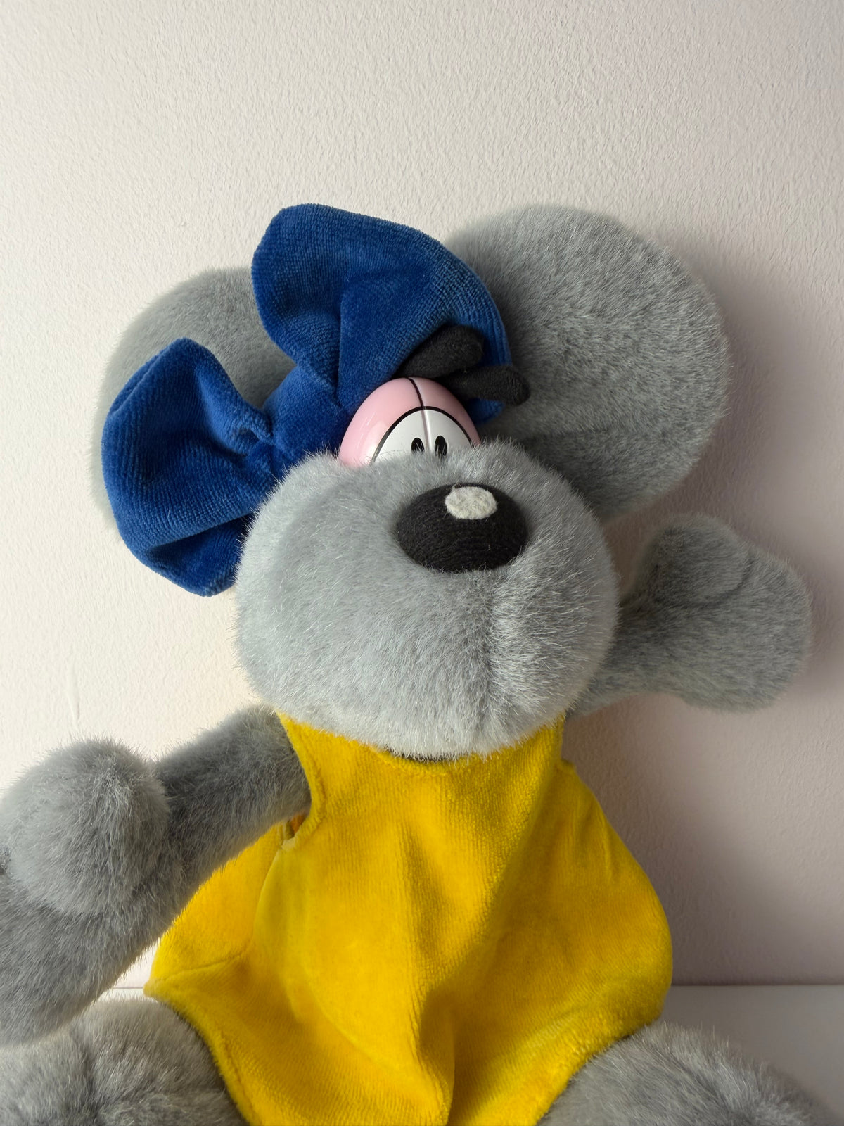 Diddlina Maus mit gelbem Kleid von Thomas Goletz
