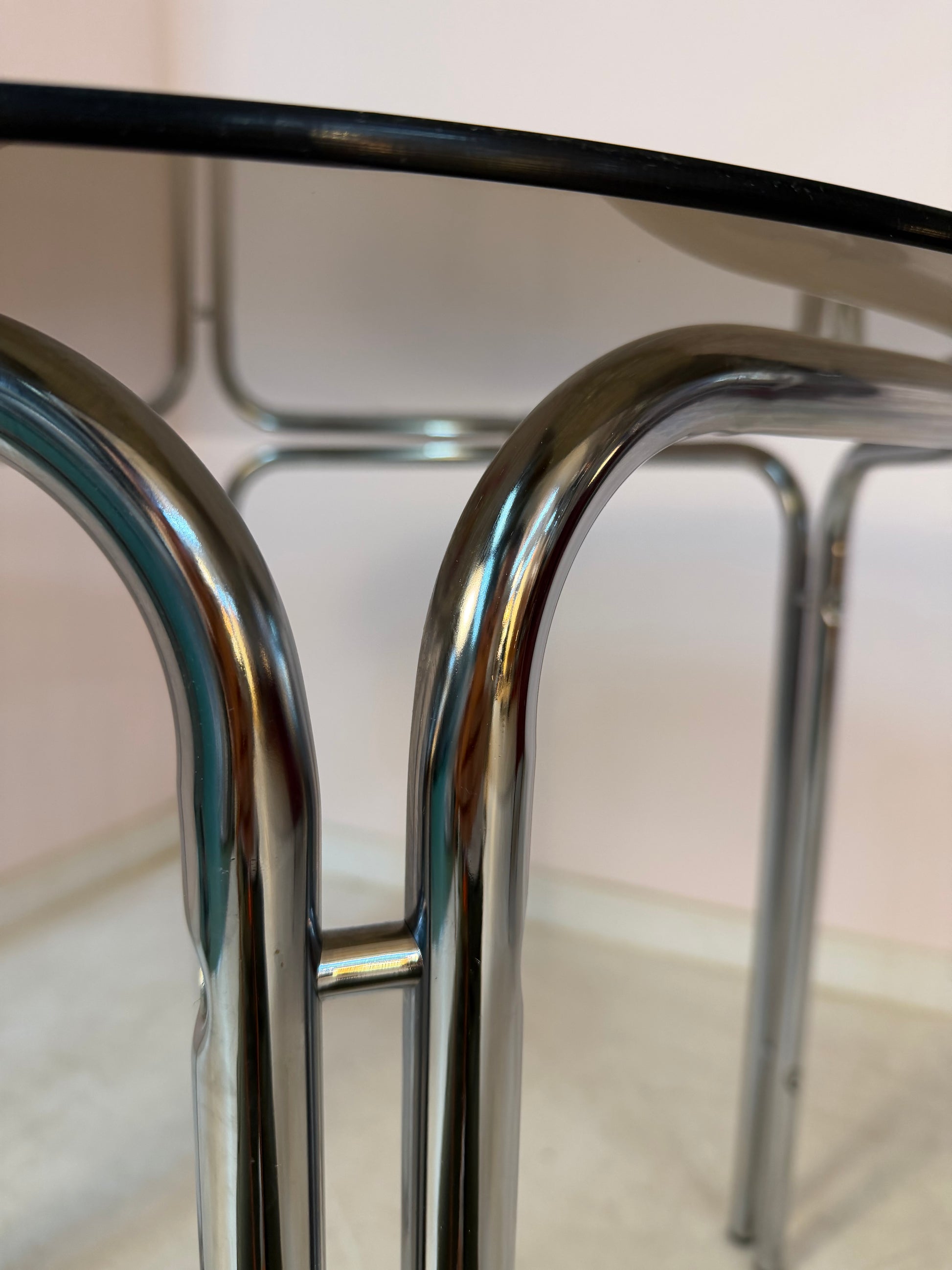Esstisch Chrom und Rauchglas rund