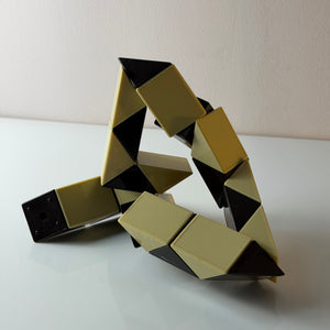 Original Rubik's Snake - Zauberschlange schwarz weiß