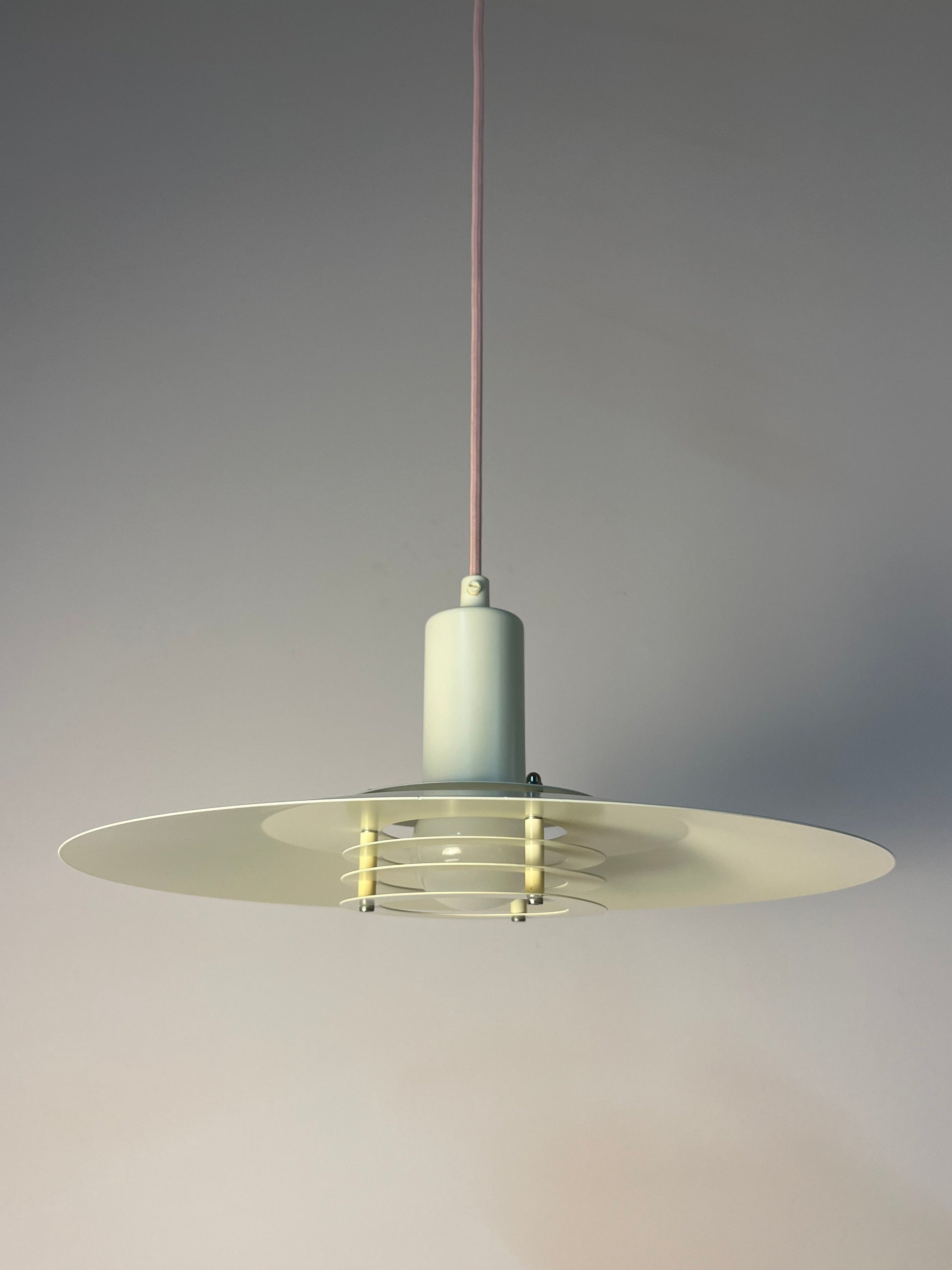 Lamellenlampe Typ 4000 weiß von Lyfa