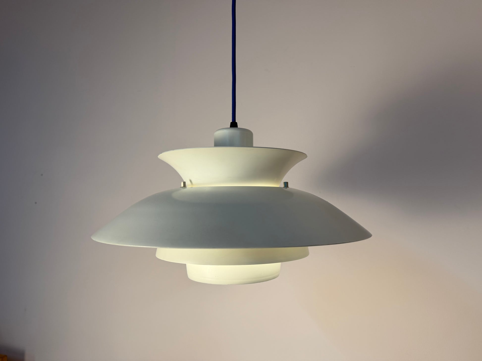 Lamellenlampe weiß aus Dänemark