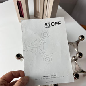 Set: 5 Kerzenständer und 1 Schale mit 3 Packungen Kerzen von Stoff & Nagel