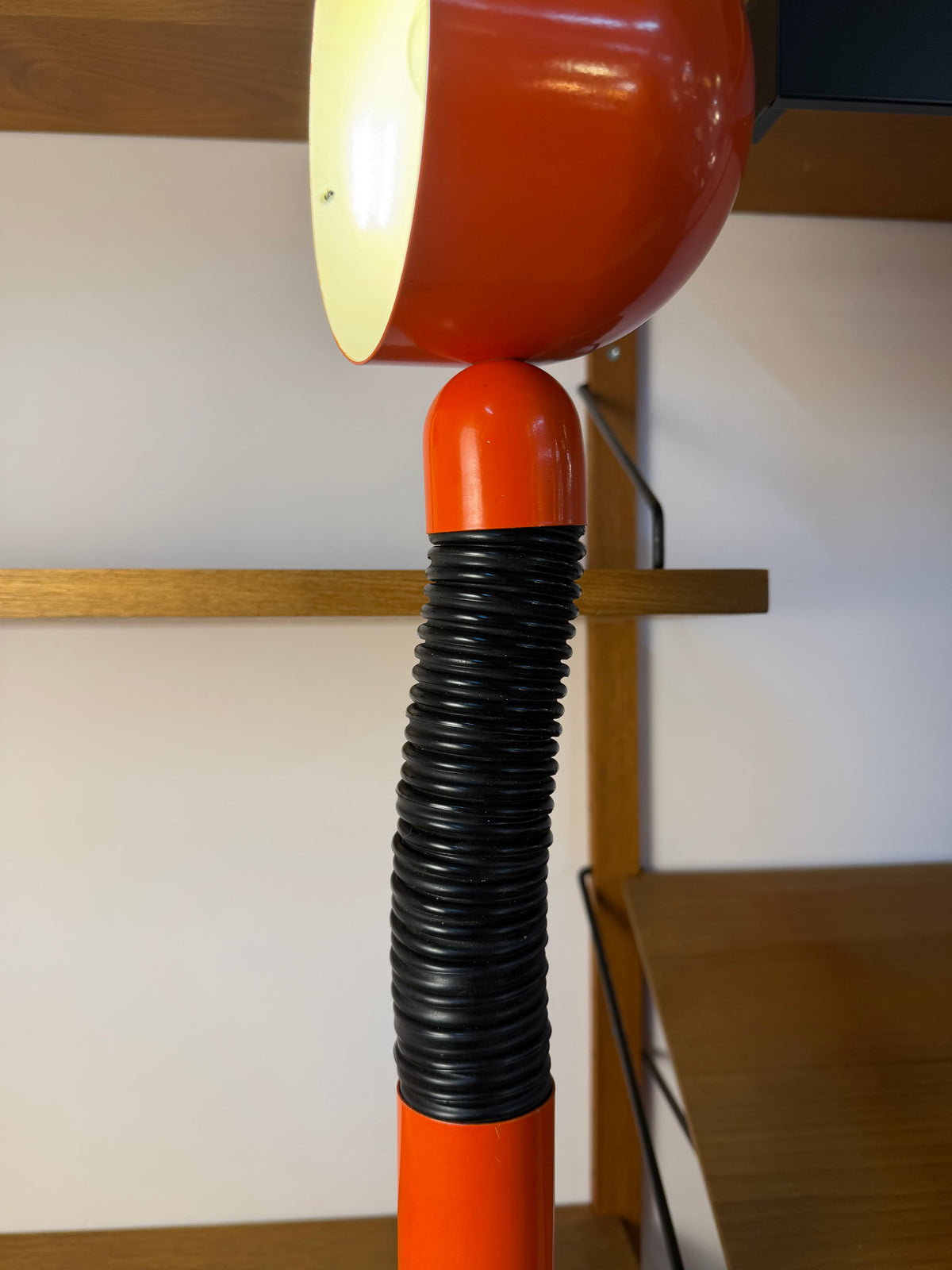 Klemmlampe orange schwarz aus Dänemark