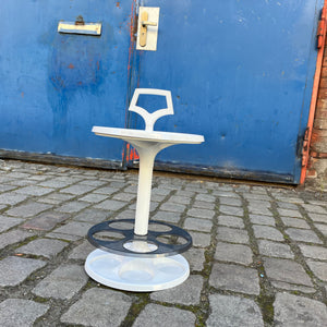 Flaschenhalter Beistelltisch weiß von Flair Holland