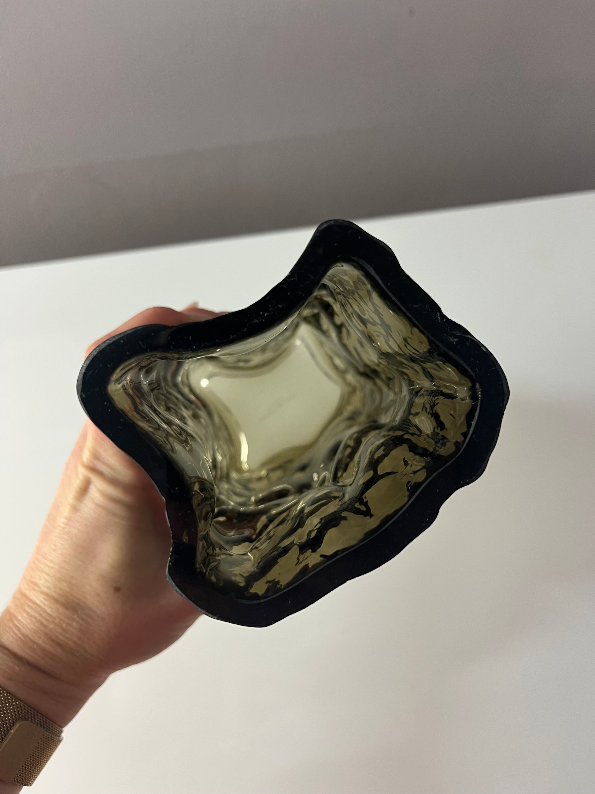 Bark Vase grau Glas von Margit Brandt