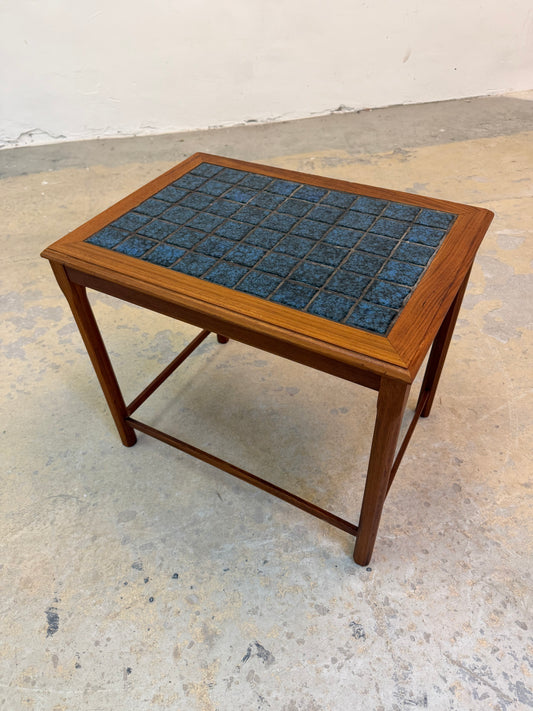 Beistelltisch Teak & blaue Fliesen aus Dänemark