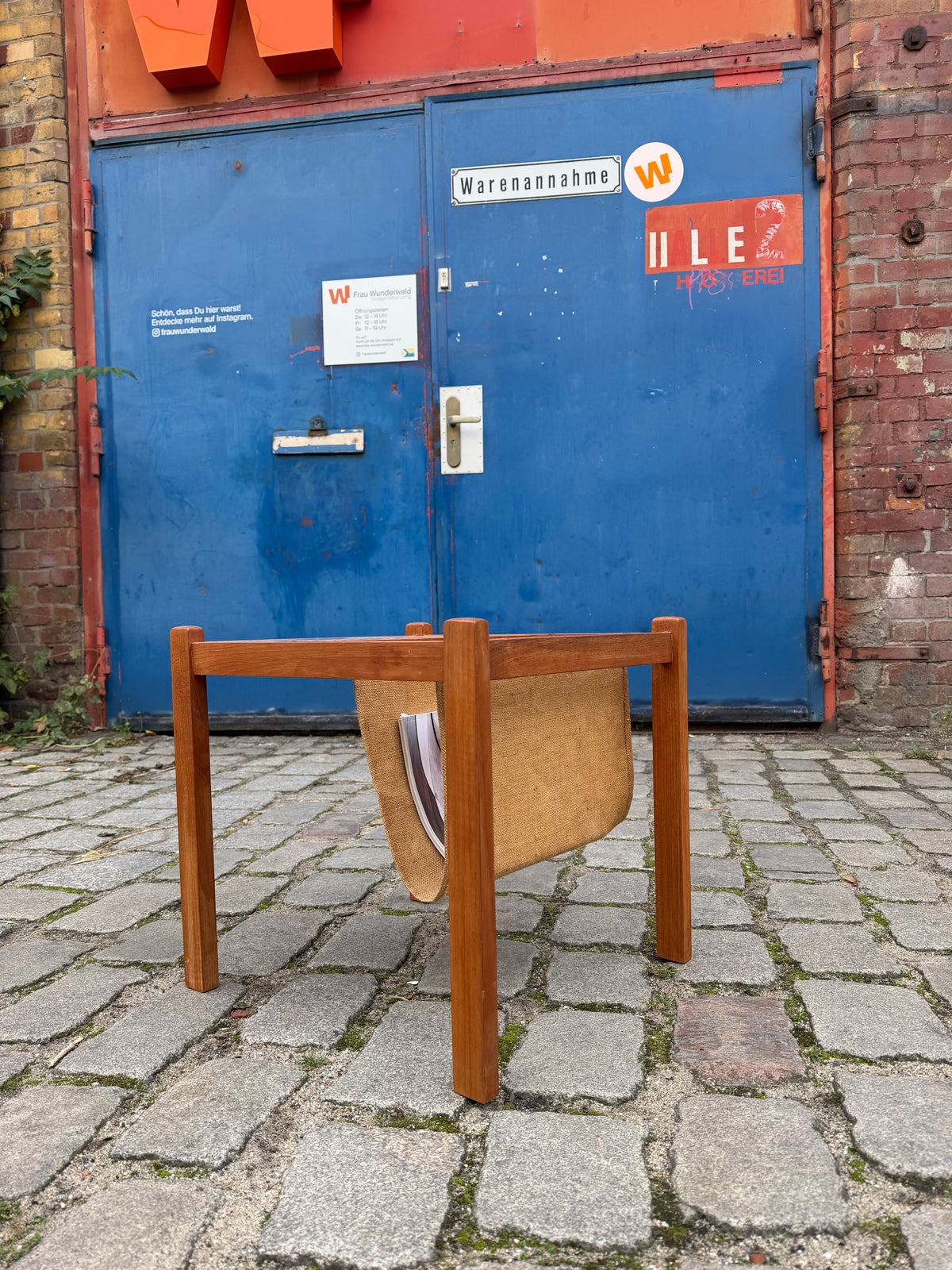 Beistelltisch Teak mit Zeitungsablage & Fliesen aus Dänemark