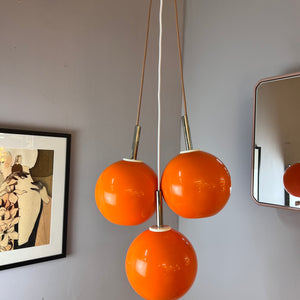 Kleine Kugellampe orange Kunststoff mit Chromstab