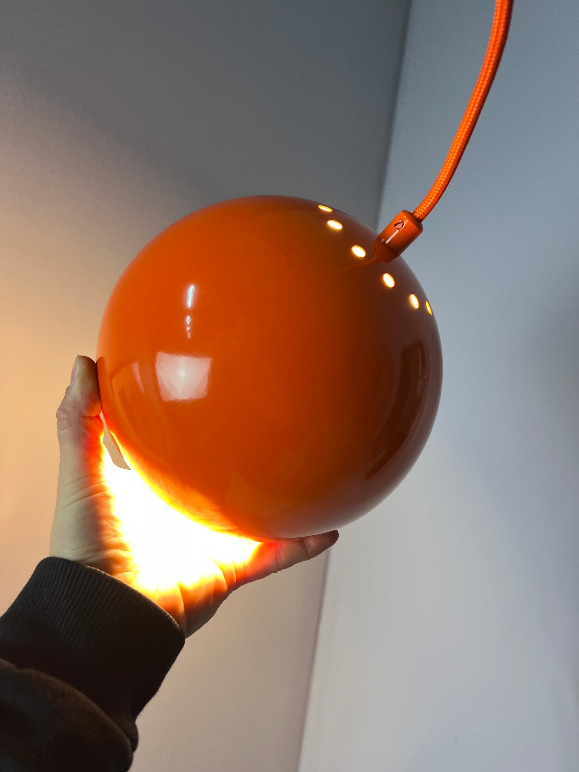 Kugellampe neu lackiert orange aus Dänemark