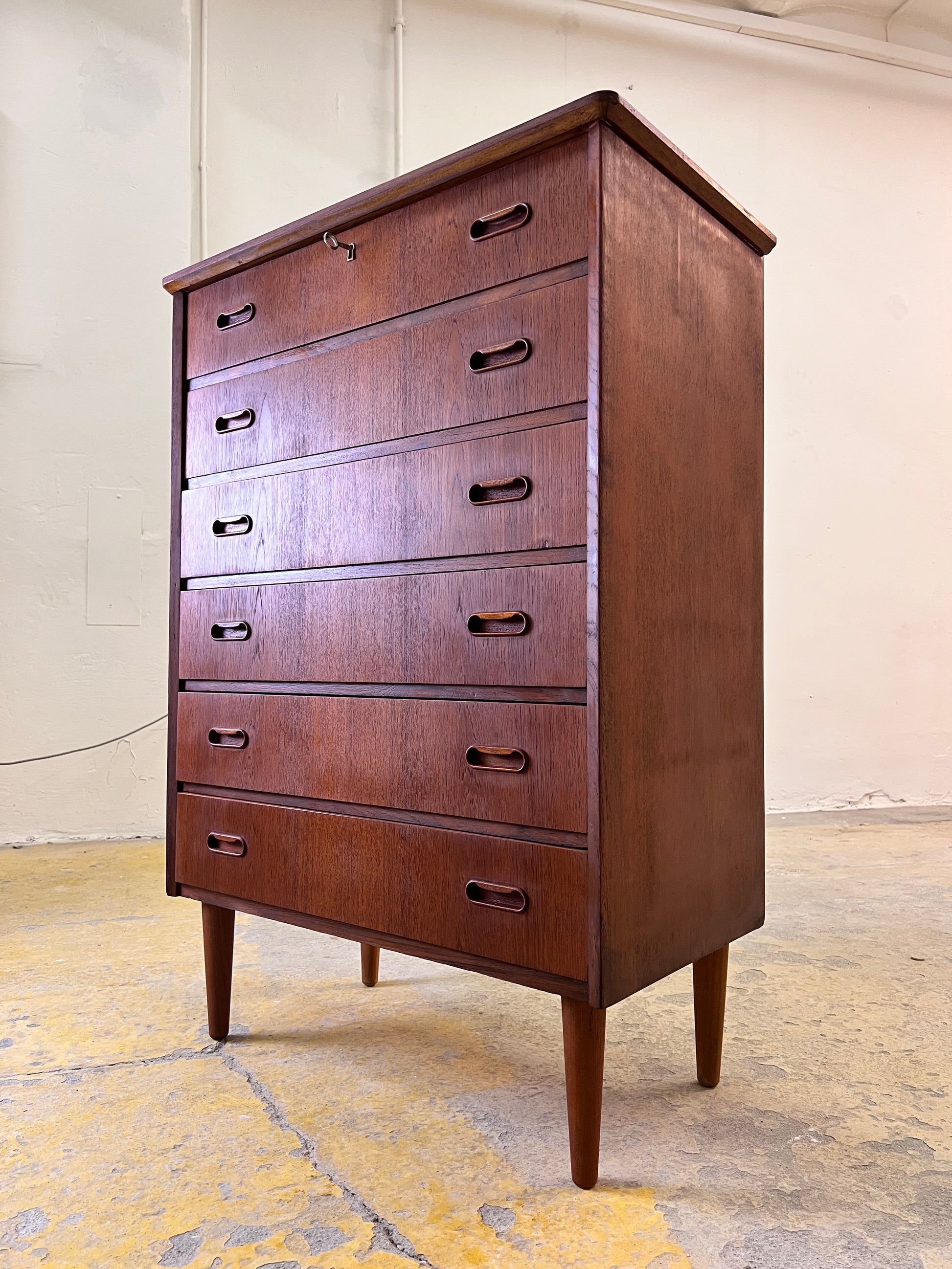 Kommode Teak mit Schloss aus Dänemark