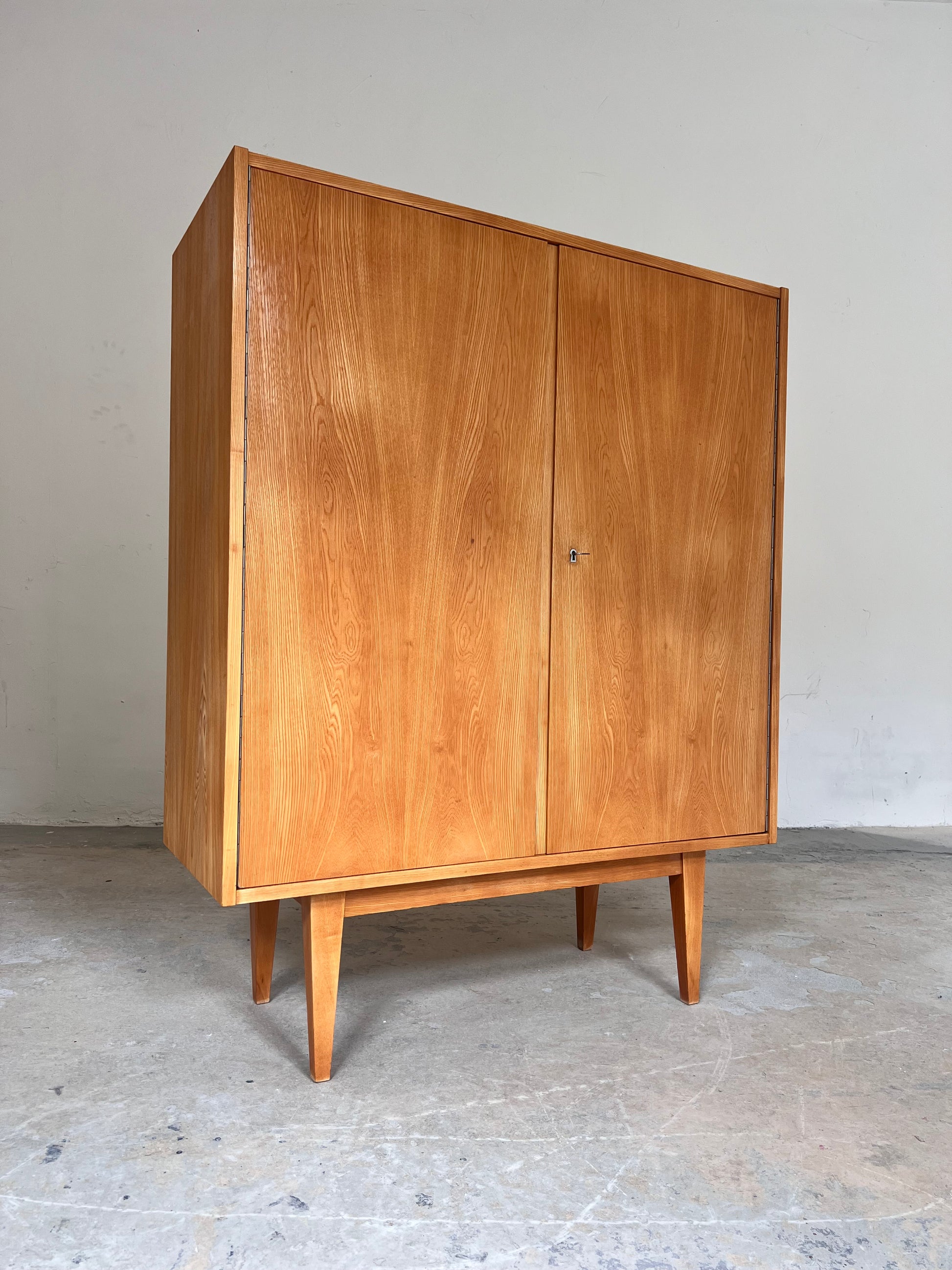 Schrank Typ 602/B Esche von Franz Ehrlich für Hellerau