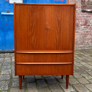 Kommodenschrank Teak mit Schloss aus Dänemark