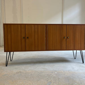 Sideboard Teak mit Flügeltüren & Messinggriffen