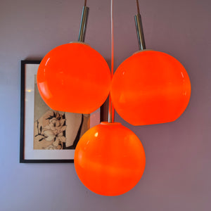 Kleine Kugellampe orange Kunststoff mit Chromstab