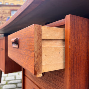 Freistehender Schreibtisch Teak von VKW Möbel