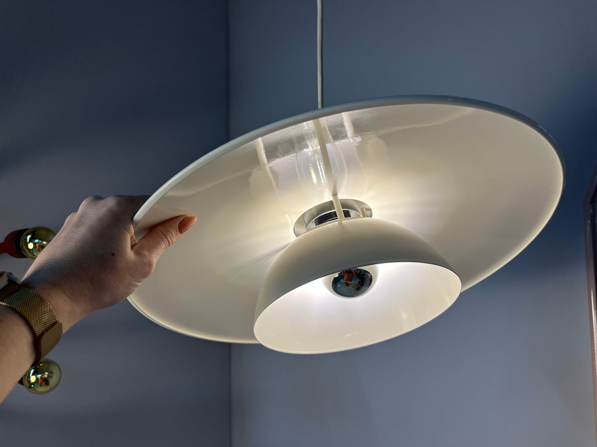 Lamellenlampe cremeweiß aus Dänemark