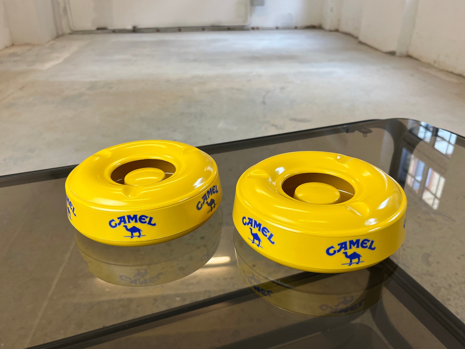 Aschenbecher Camel gelb von Mebel Italy