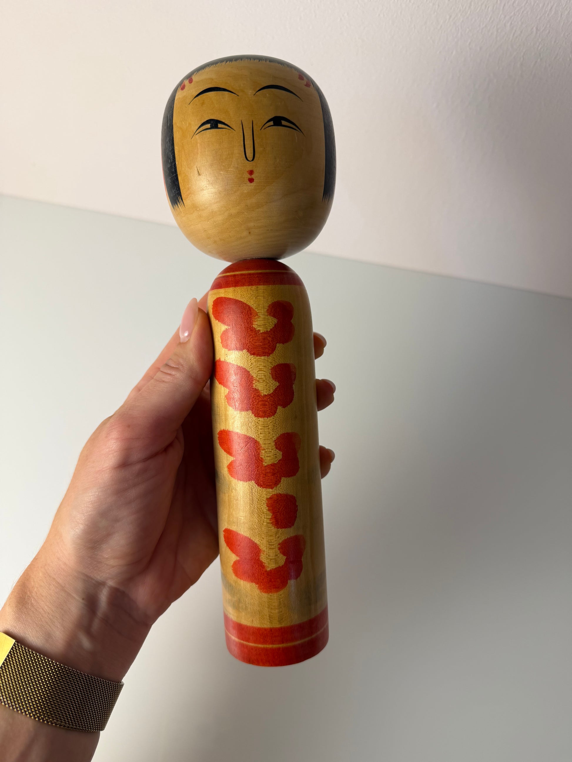 Japanische Kokeshi Holzfigur handbemalt