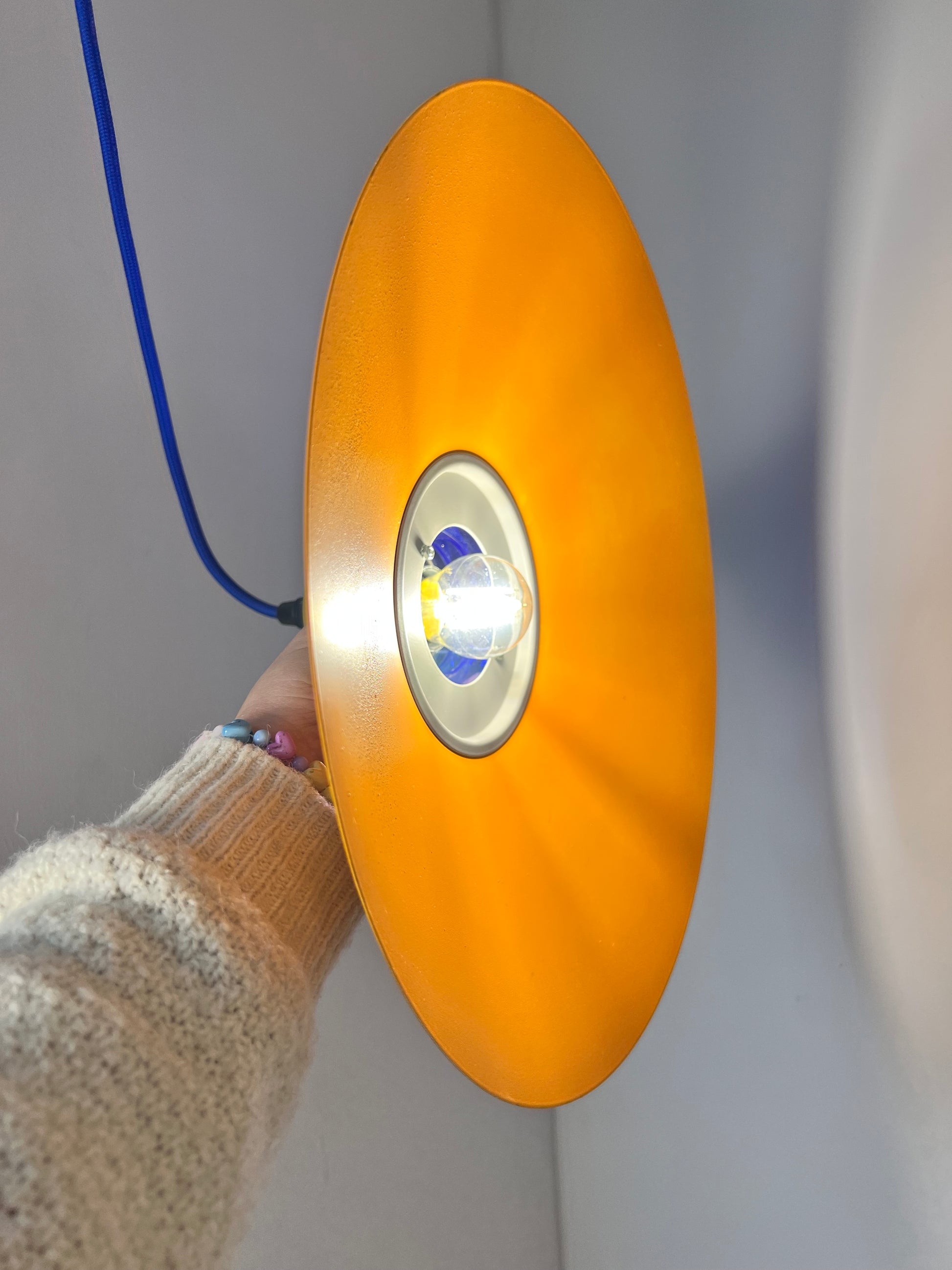Hängelampe neu lackiert orange blau aus Dänemark