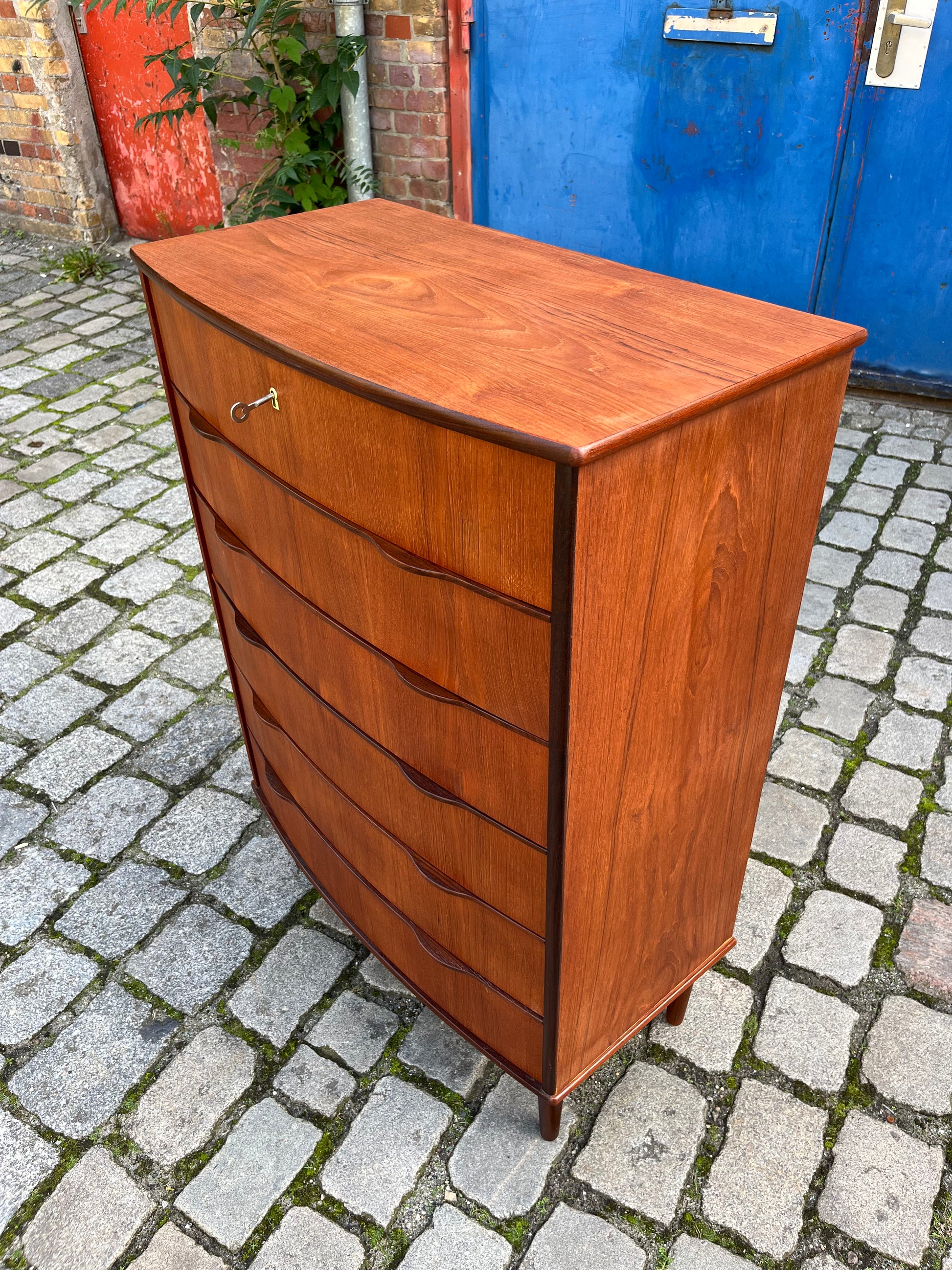 Geschwungene Kommode Teak aus Dänemark