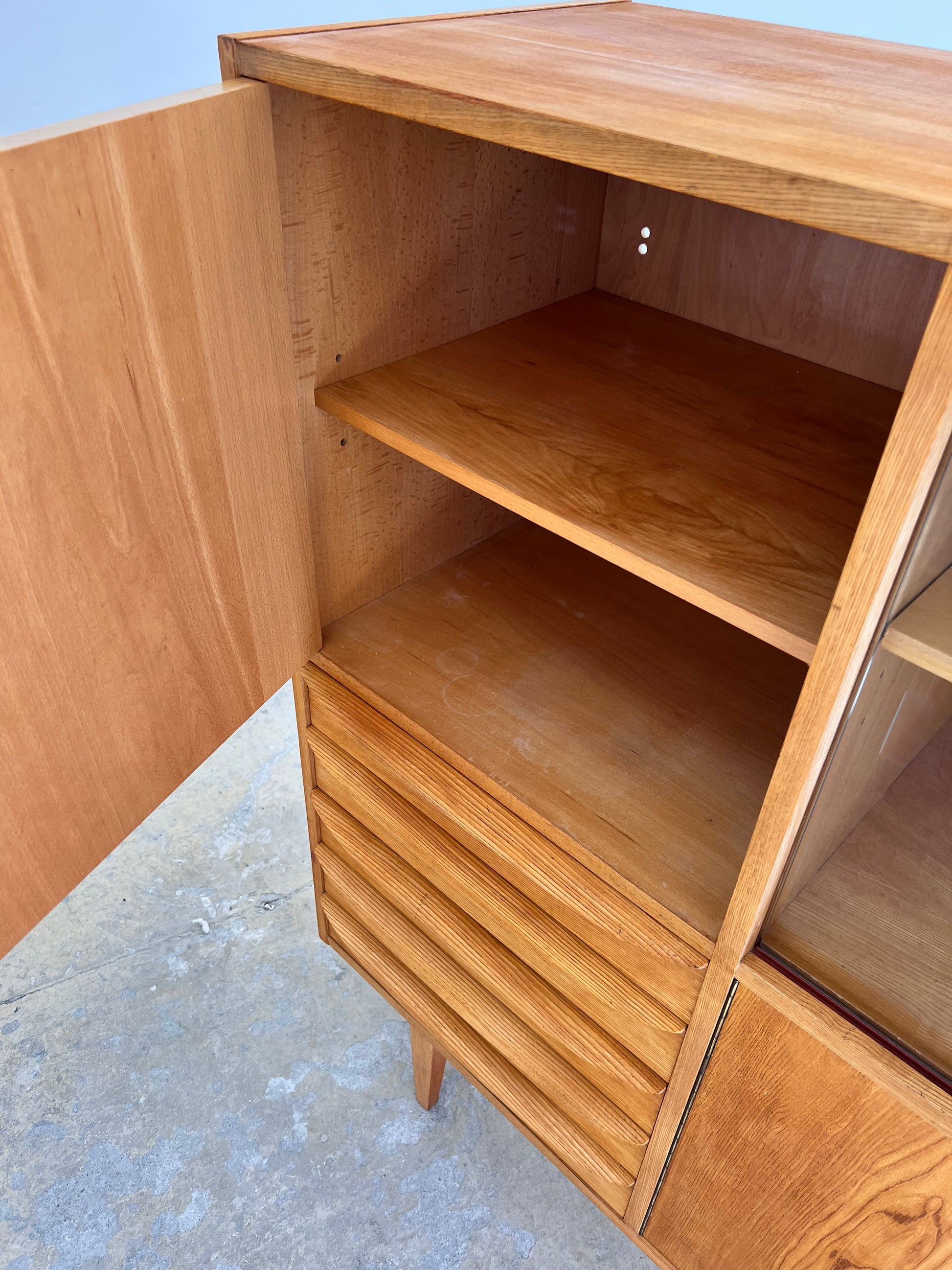 Highboard / Wohnzimmerschrank Typ 602/G Esche von Hellerau aus 1959