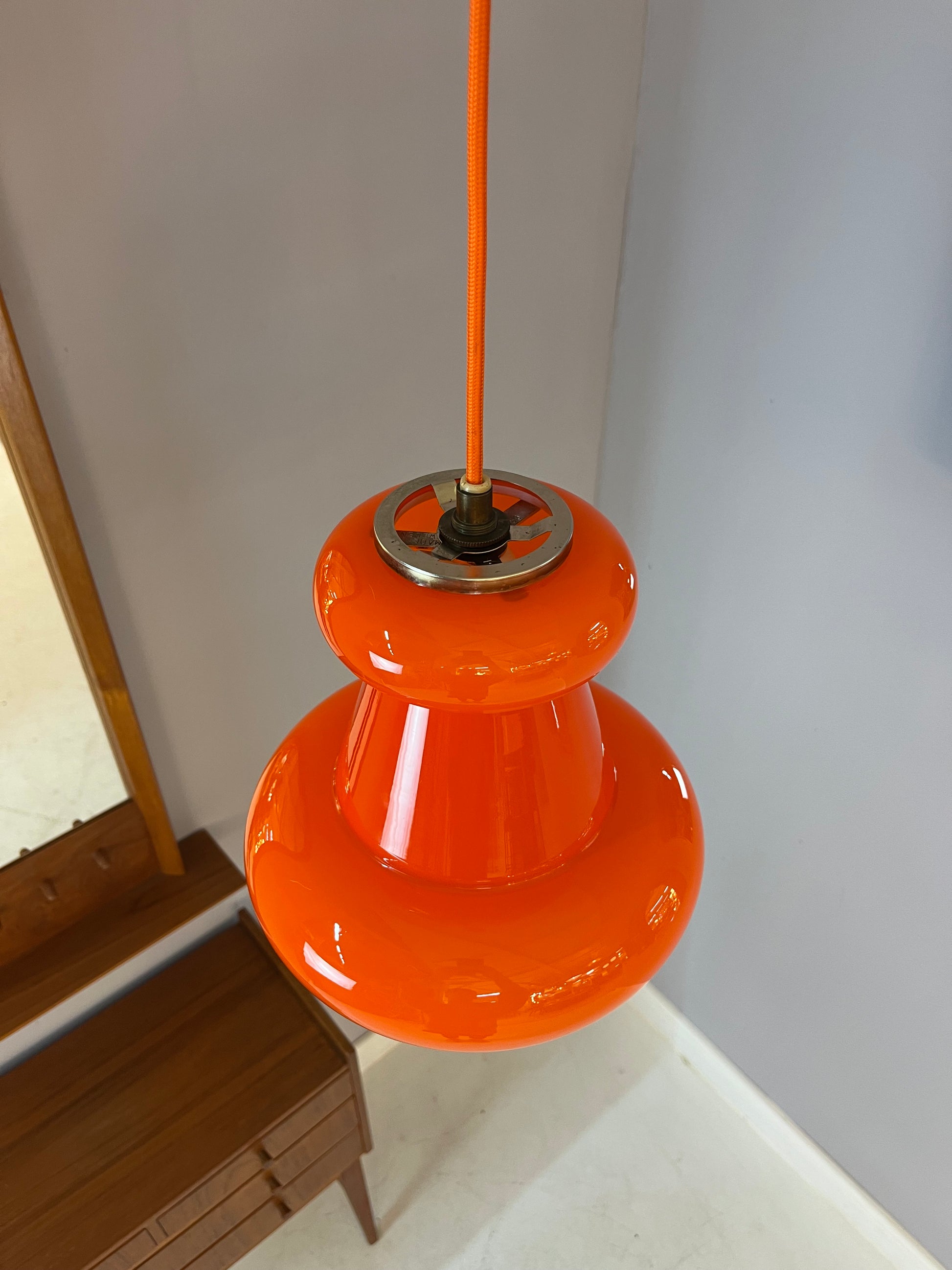 Hängelampe Modell 550 orange Glas von HEMI