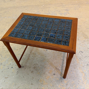 Beistelltisch Teak & blaue Fliesen aus Dänemark