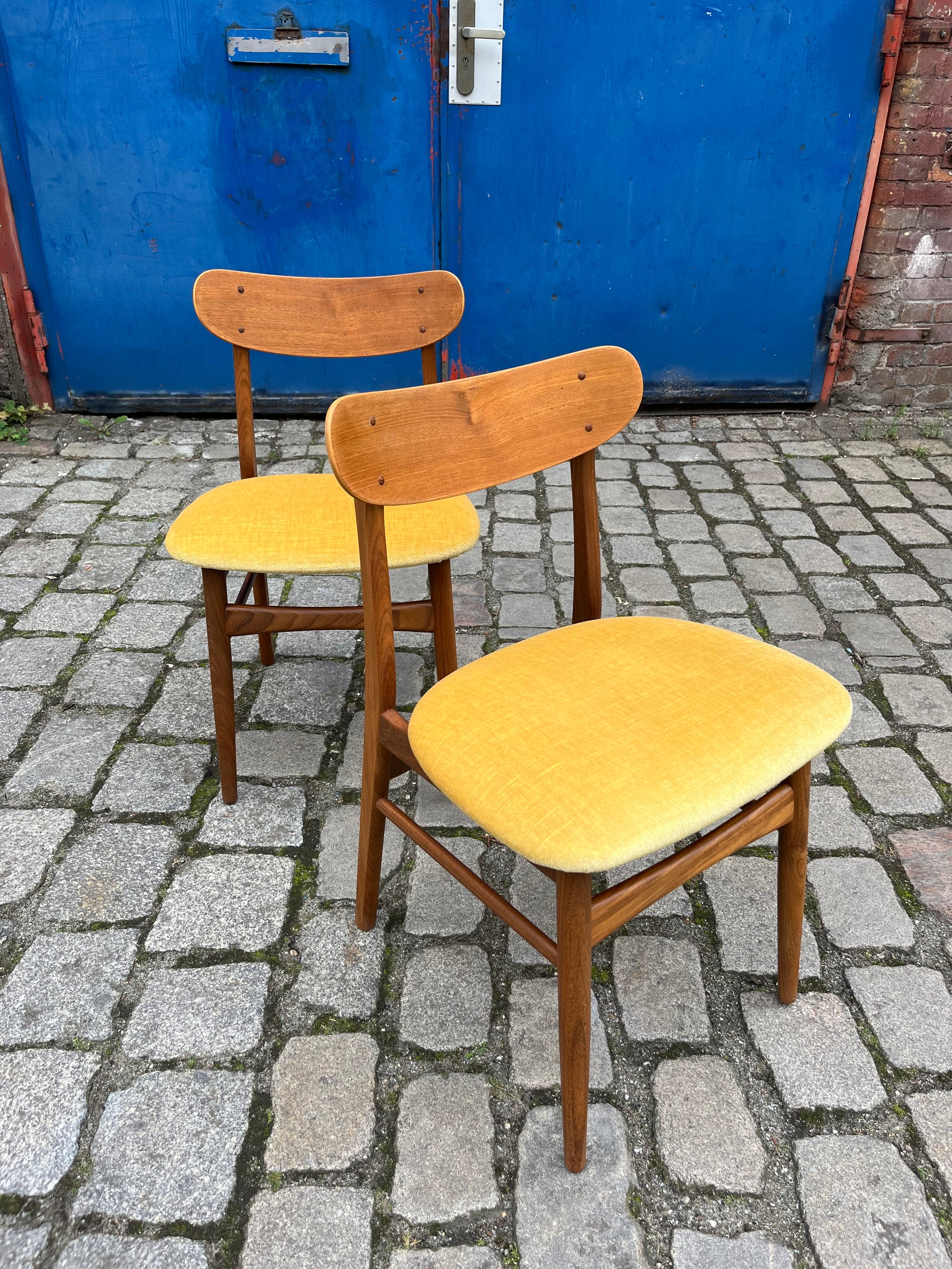Polsterstuhl gelb Samt Teak