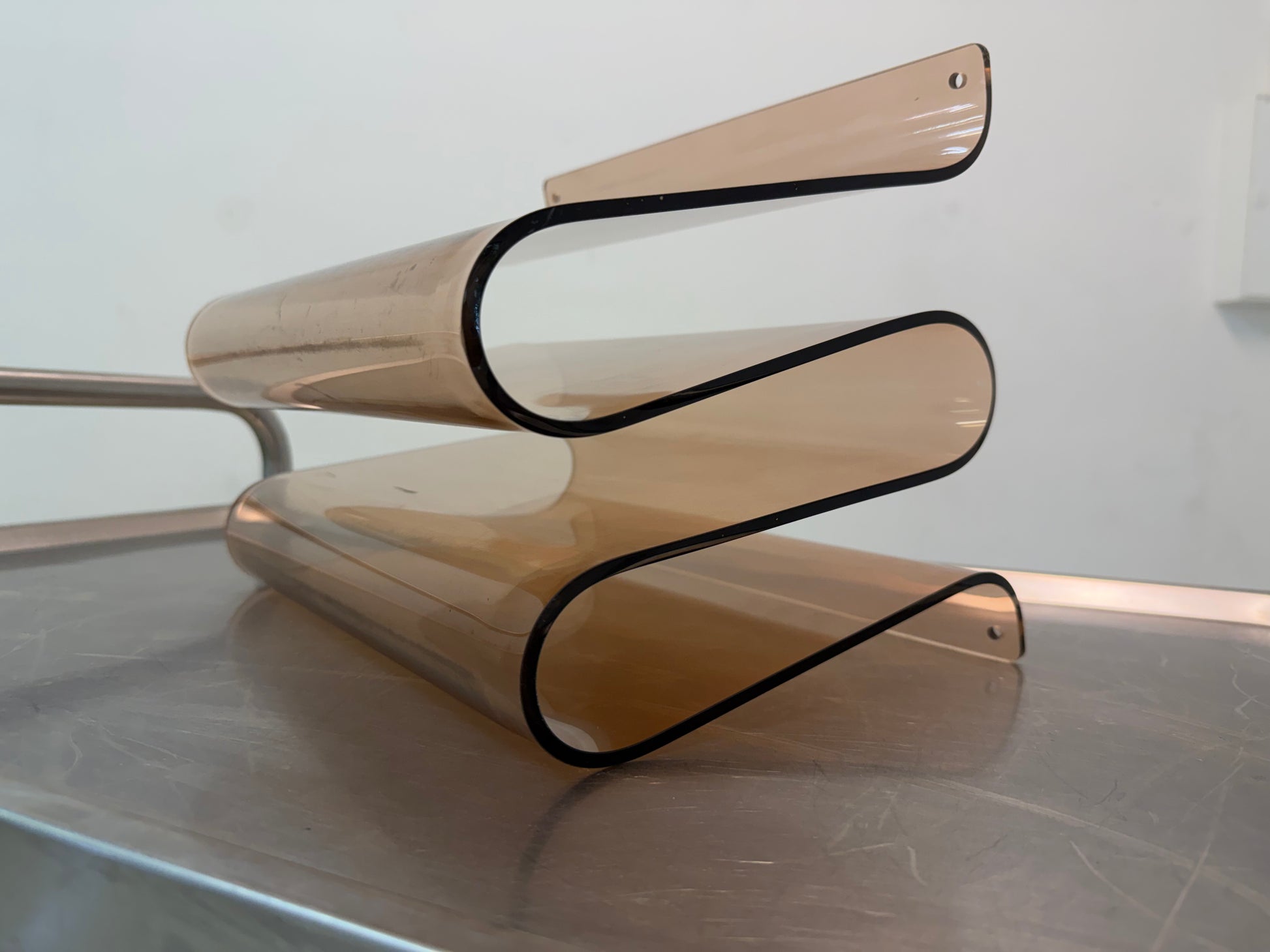 Zeitschriftenständer hellbraun Plexiglas