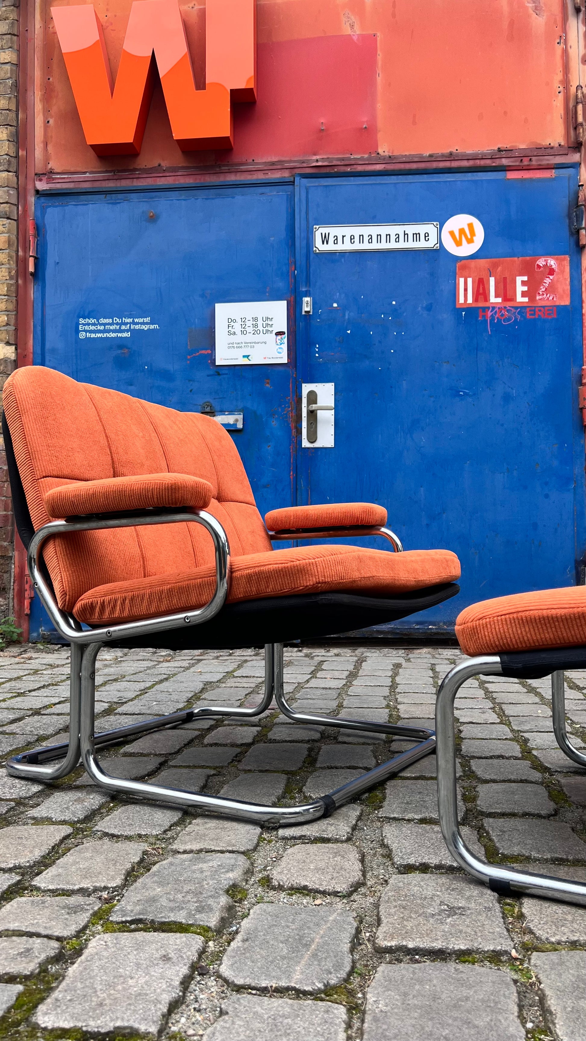 Sessel orange Cord Chrom mit Ottomane von pol international