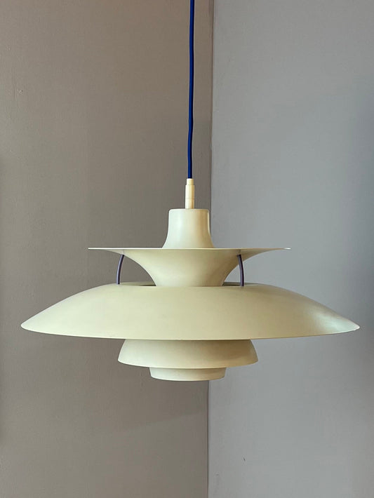 Lamellenlampe PH5 weiß von Poul Henningsen für Louis Poulsen