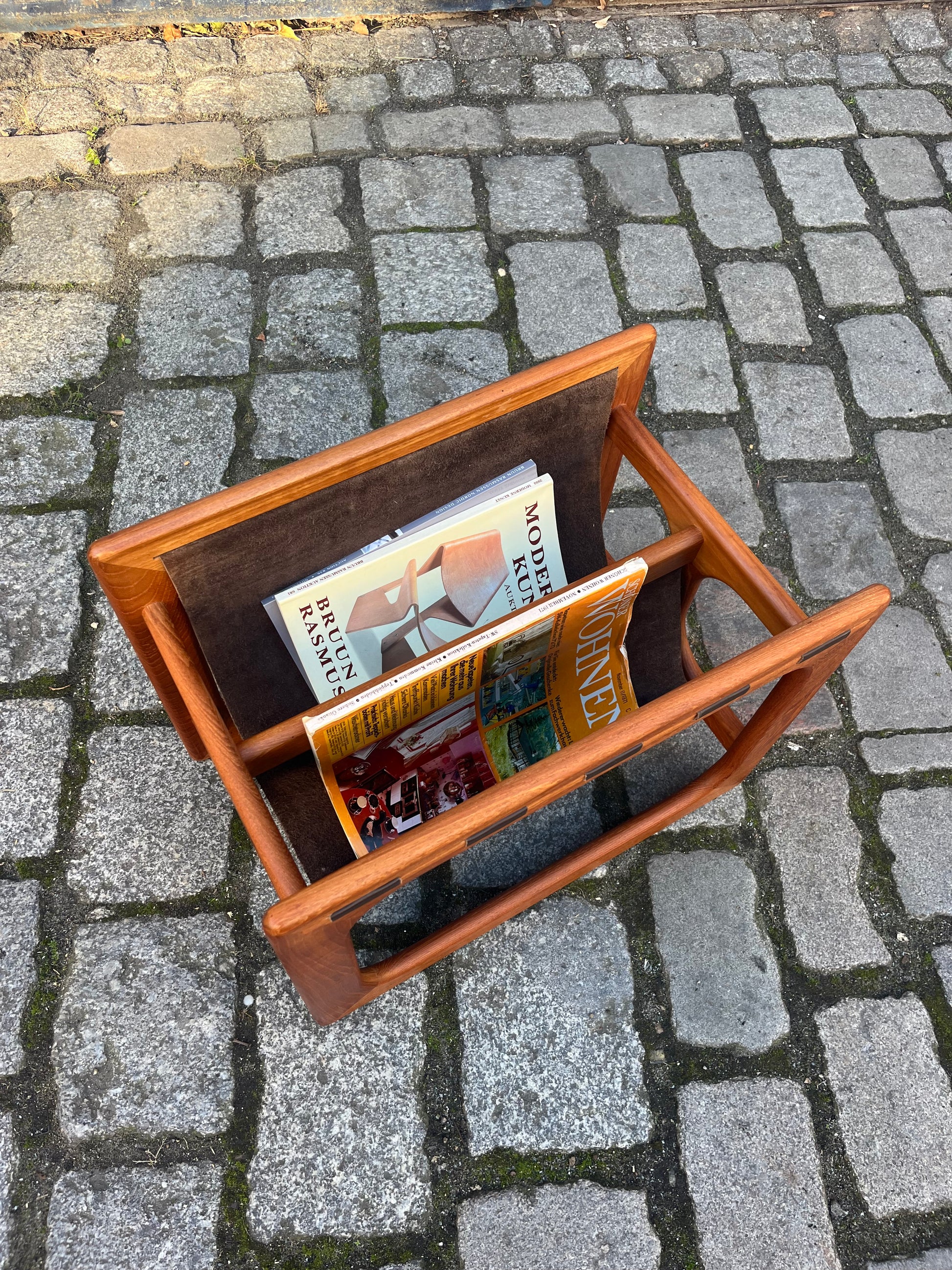 Zeitungsständer Teak Echtleder mit zwei Fächern von Aksel Kjersgaard für Salin Møbler