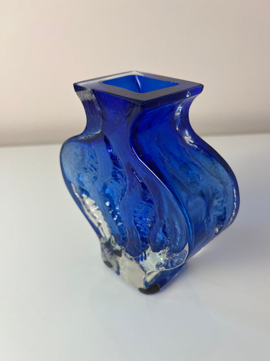 Vase blau mit Gravur von Ingrid Glas