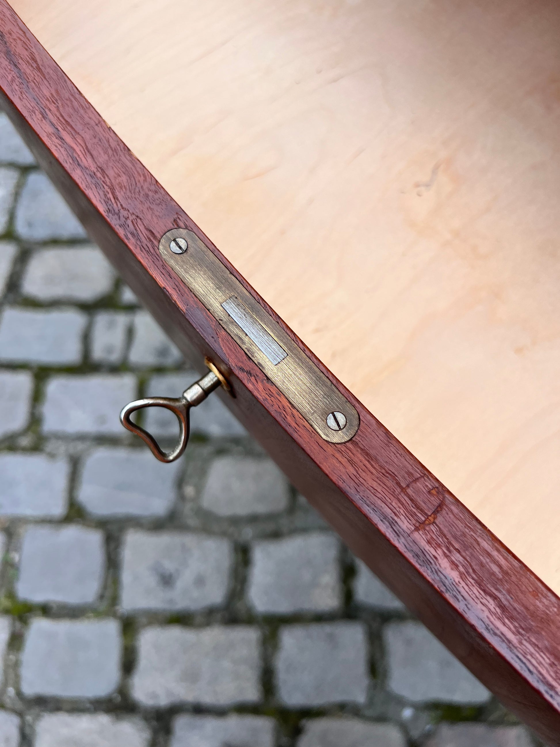 Kommode Teak mit gerundeter Front aus Dänemark