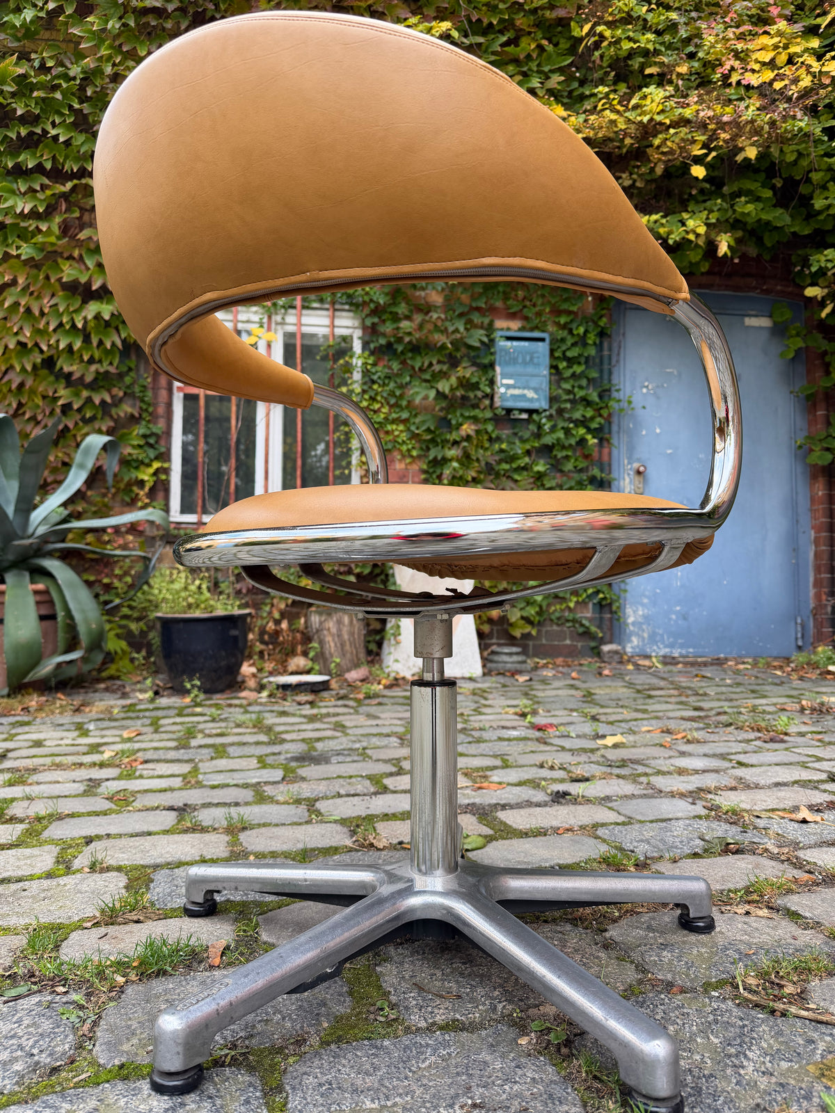 Drehstuhl Chrom Leder von Olymp