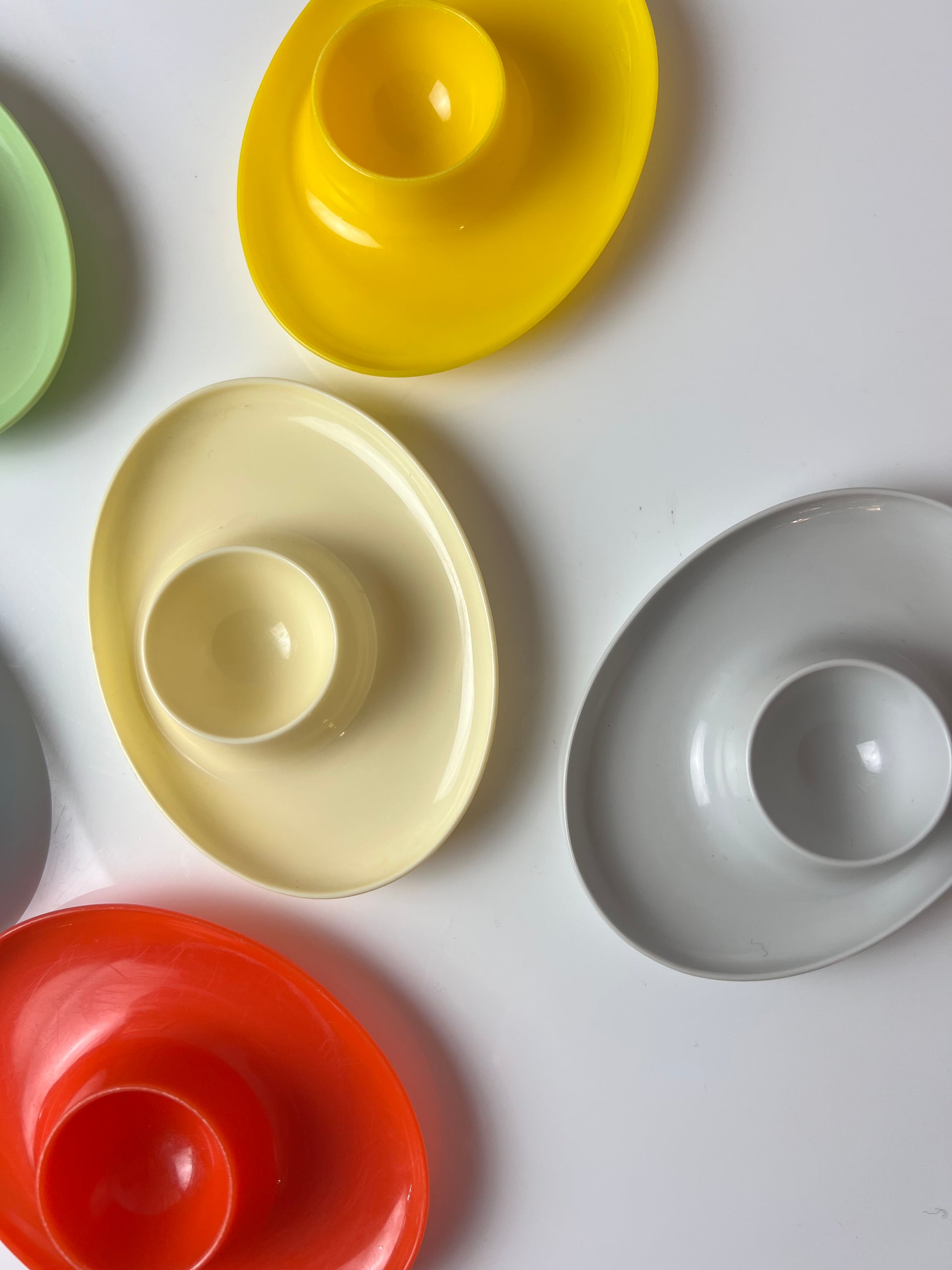 Set: 6x Eierbecher bunt Kunststoff