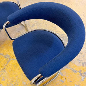 Freischwinger blau Chrom neu gepolstert