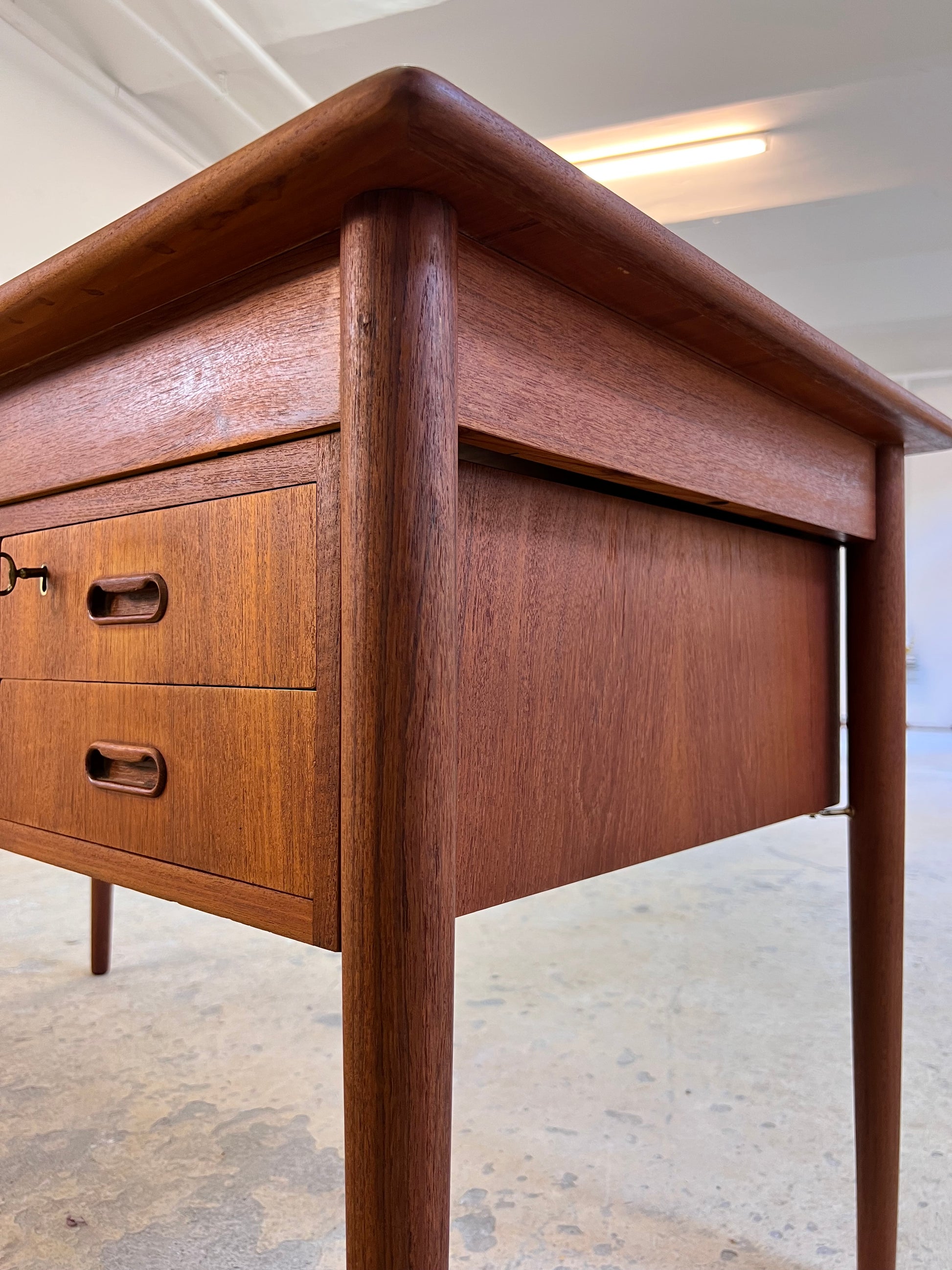 Schreibtisch Teak von „Kvalitet, Form & Funktion“ Dänemark