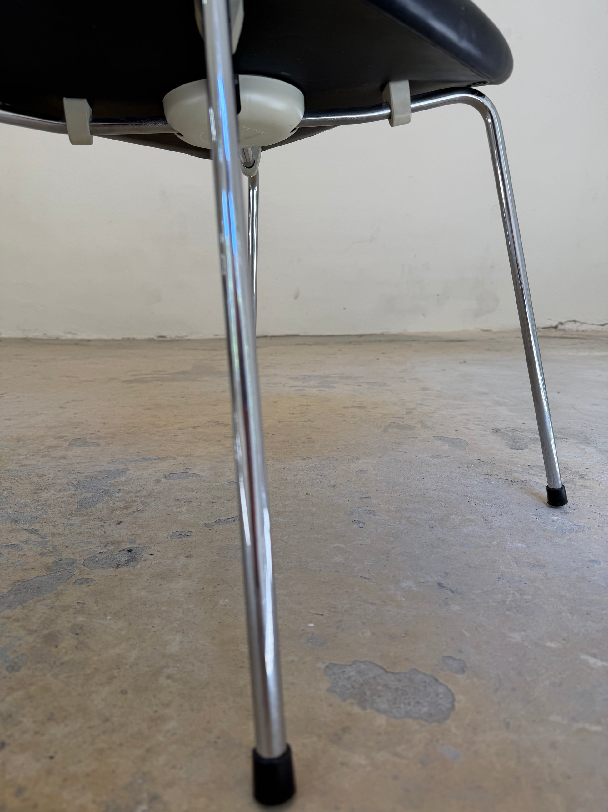 Polsterstuhl Serie 7 schwarz Echtleder von Arne Jacobsen für Fritz Hansen