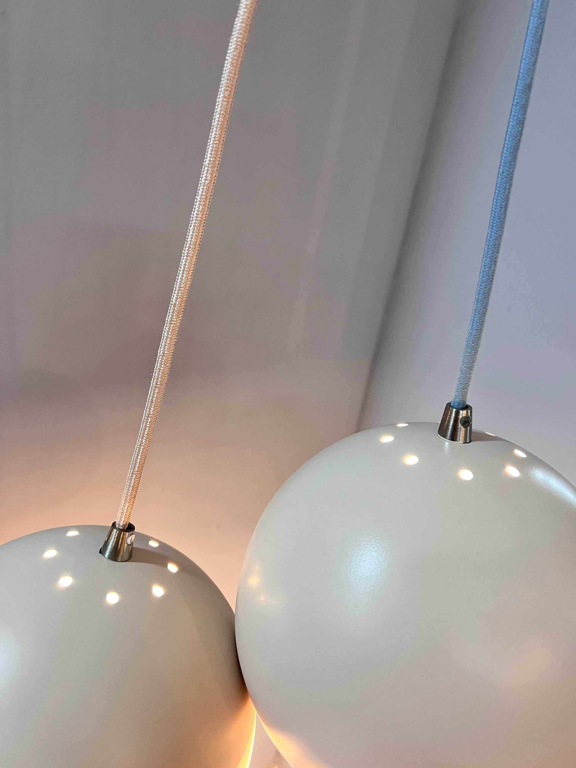 Set: 2x Kugellampe neu lackiert creme