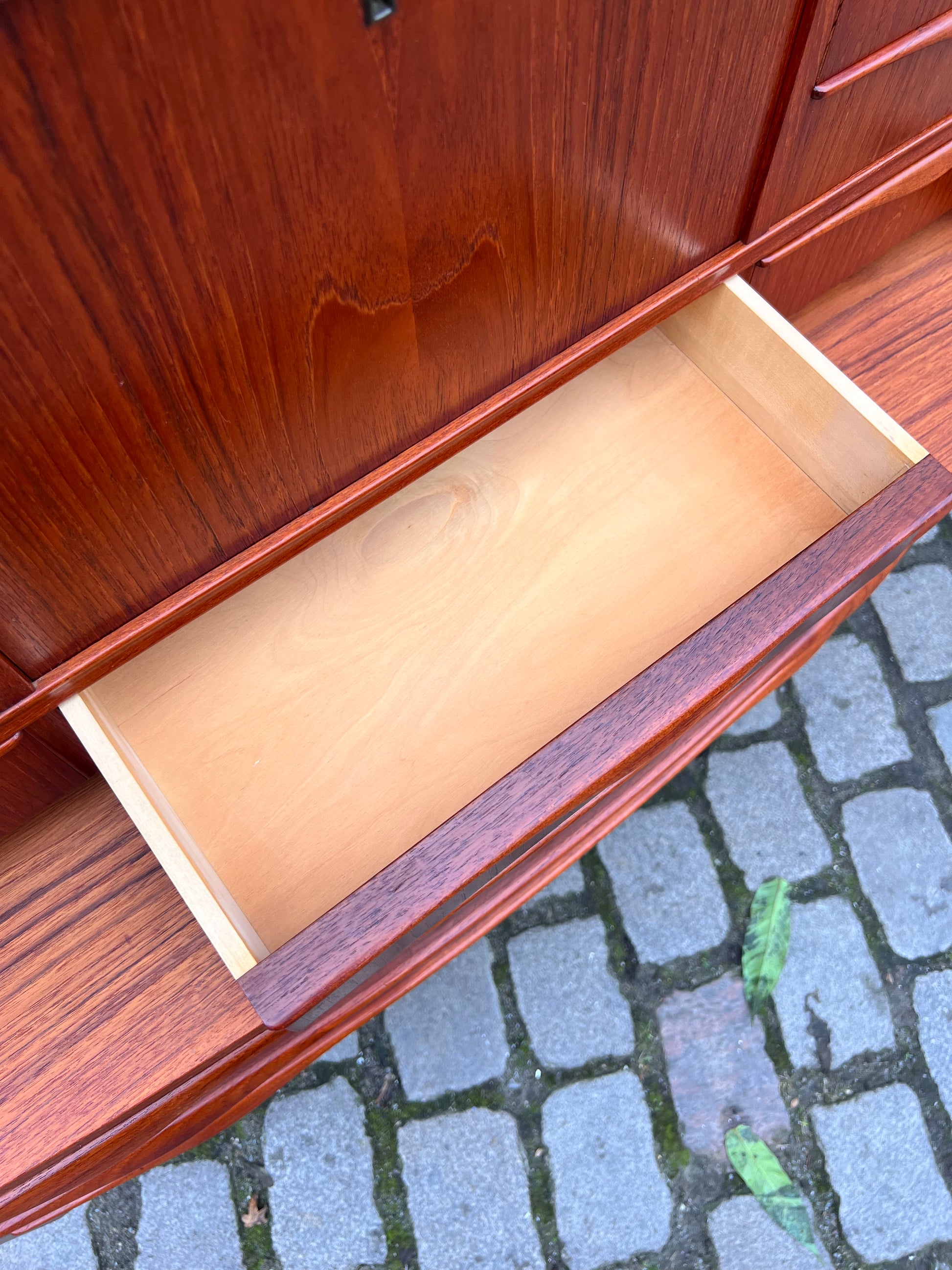 Halbrunder Sekretär Teak aus Dänemark