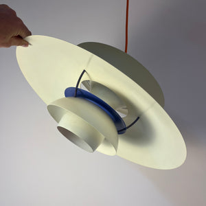 Lamellenlampe PH5 weiß von Poul Henningsen für Louis Poulsen