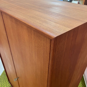 Großer Kleiderschrank Teak von Einrichtungshaus Steguweit & Sohn