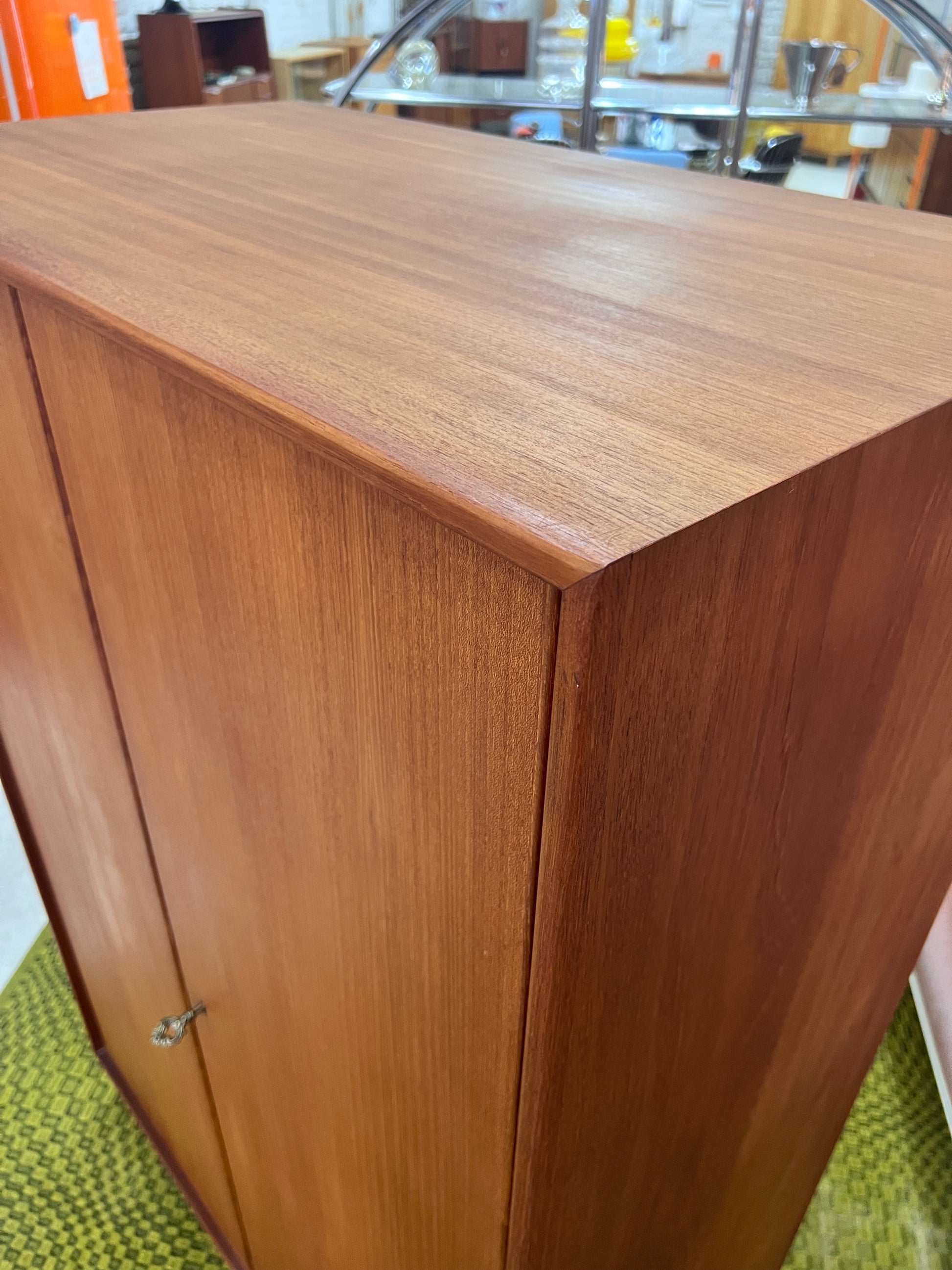 Großer Kleiderschrank Teak von Einrichtungshaus Steguweit & Sohn
