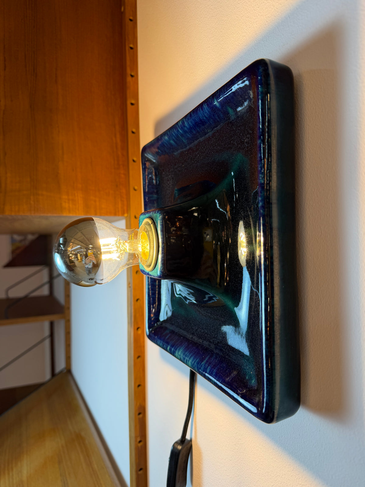 Quadratische Wandlampe blau Keramik von Hustadt Leuchten