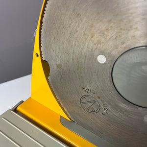 Schneidemaschine gelb von Eva aus Dänemark